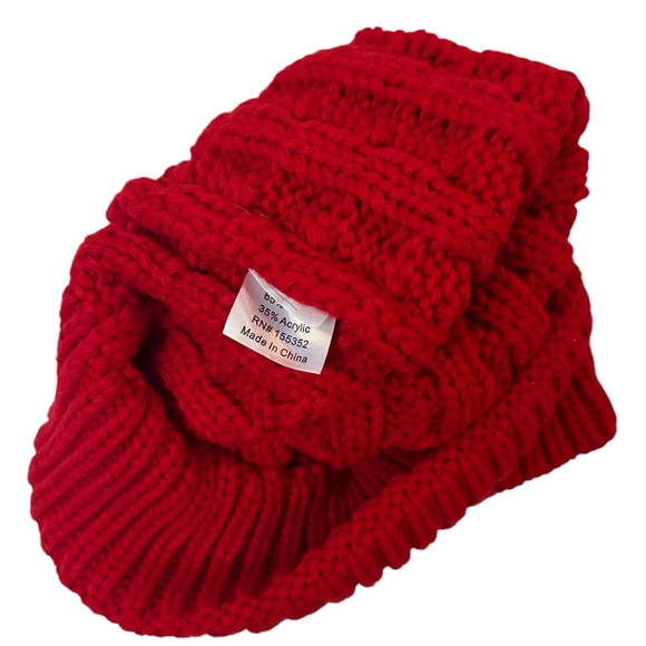Red Cable Knit Beanie with Faux Fur Pom Soft Winter Hat Warm Chunky Knit Cap - Picture 6 of 6